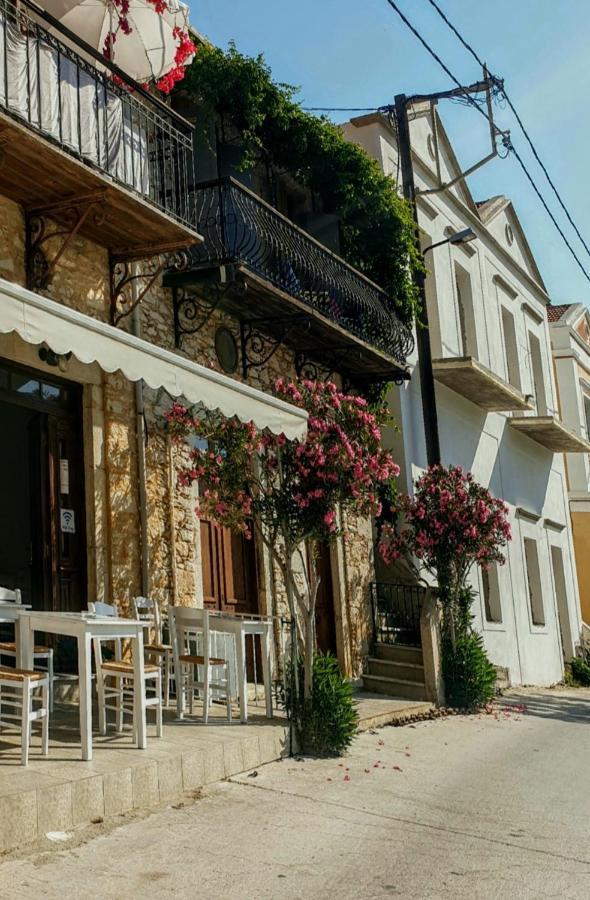 Traditional Seafront Apartment Symi Extérieur photo