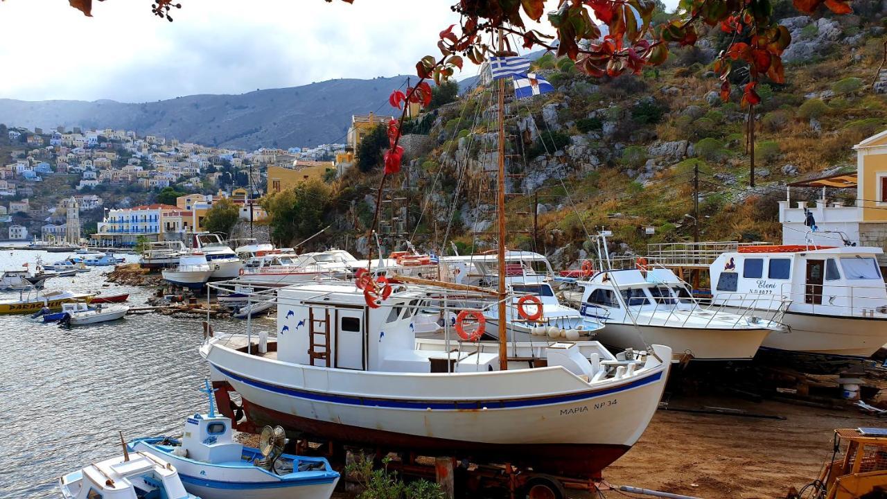 Traditional Seafront Apartment Symi Extérieur photo