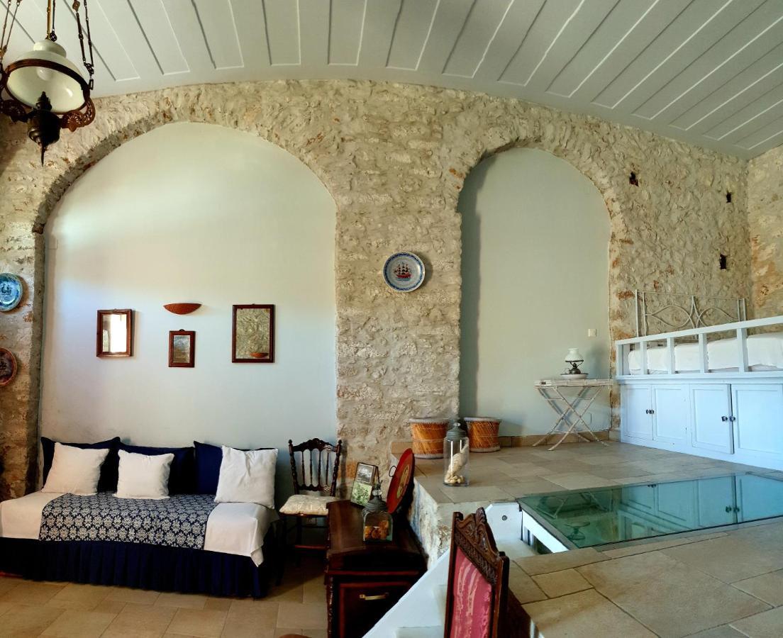 Traditional Seafront Apartment Symi Extérieur photo