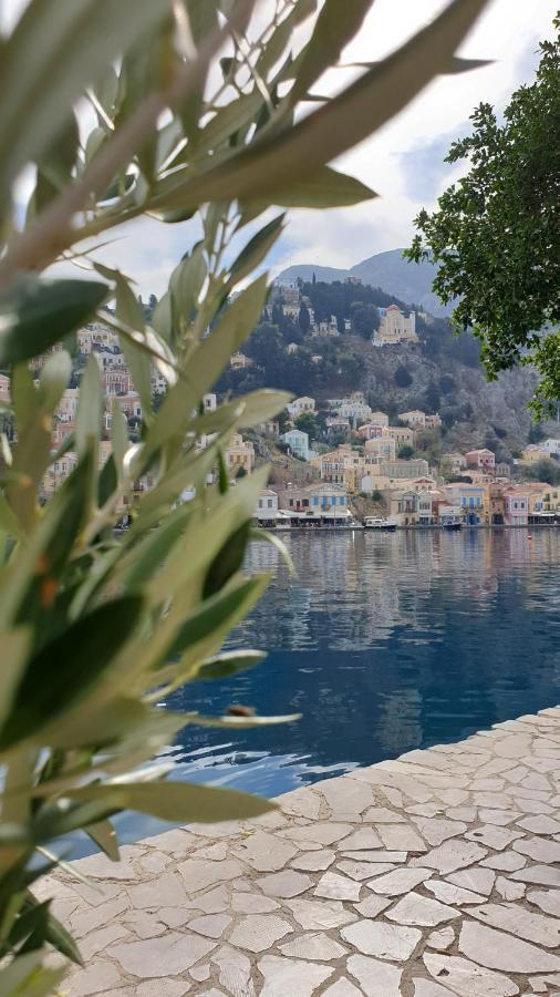 Traditional Seafront Apartment Symi Extérieur photo